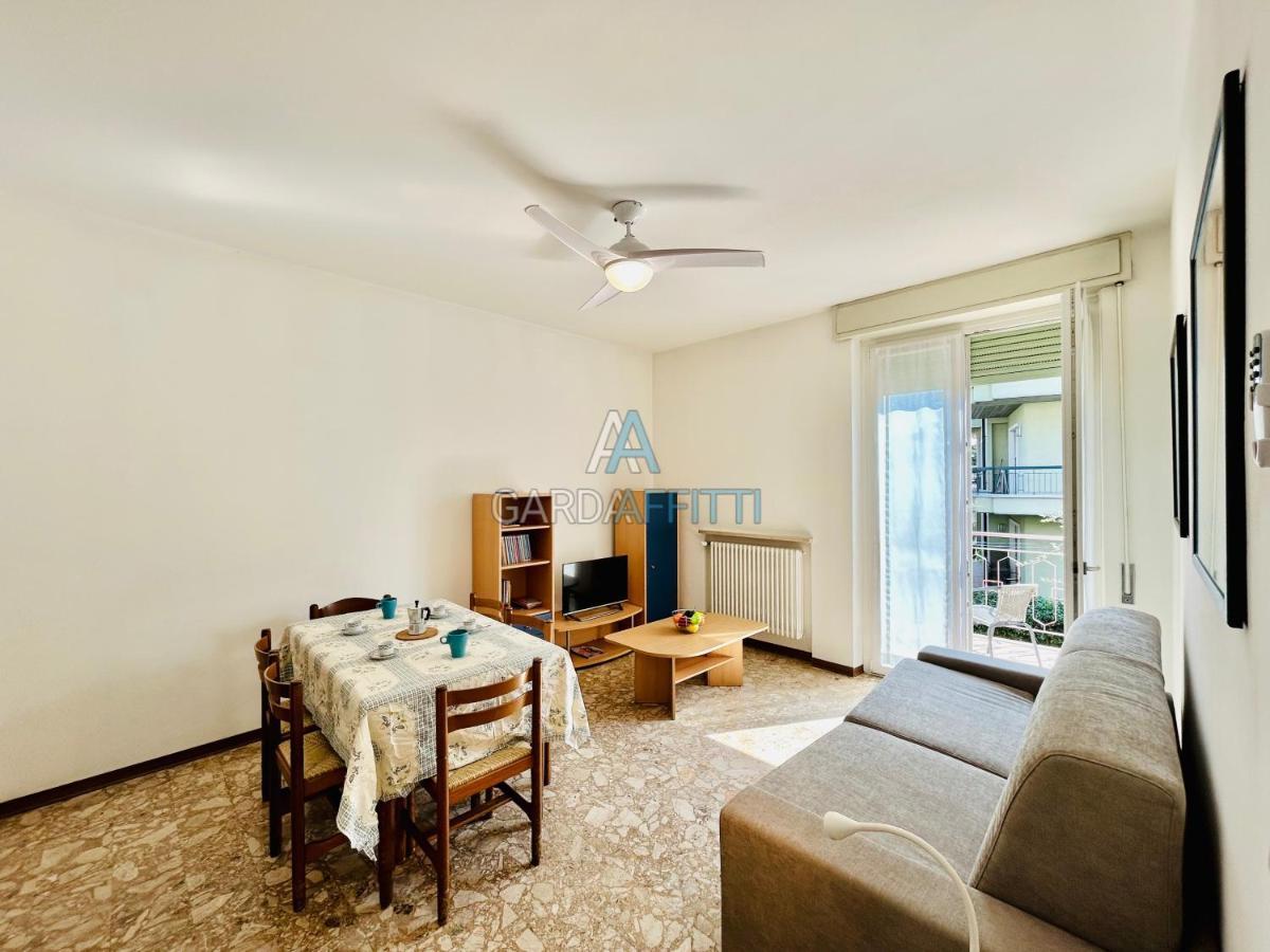 Ares Apartment - Vicino Al Lago Di Garda E Alla Stazione Treno 데센자노델가르다 외부 사진
