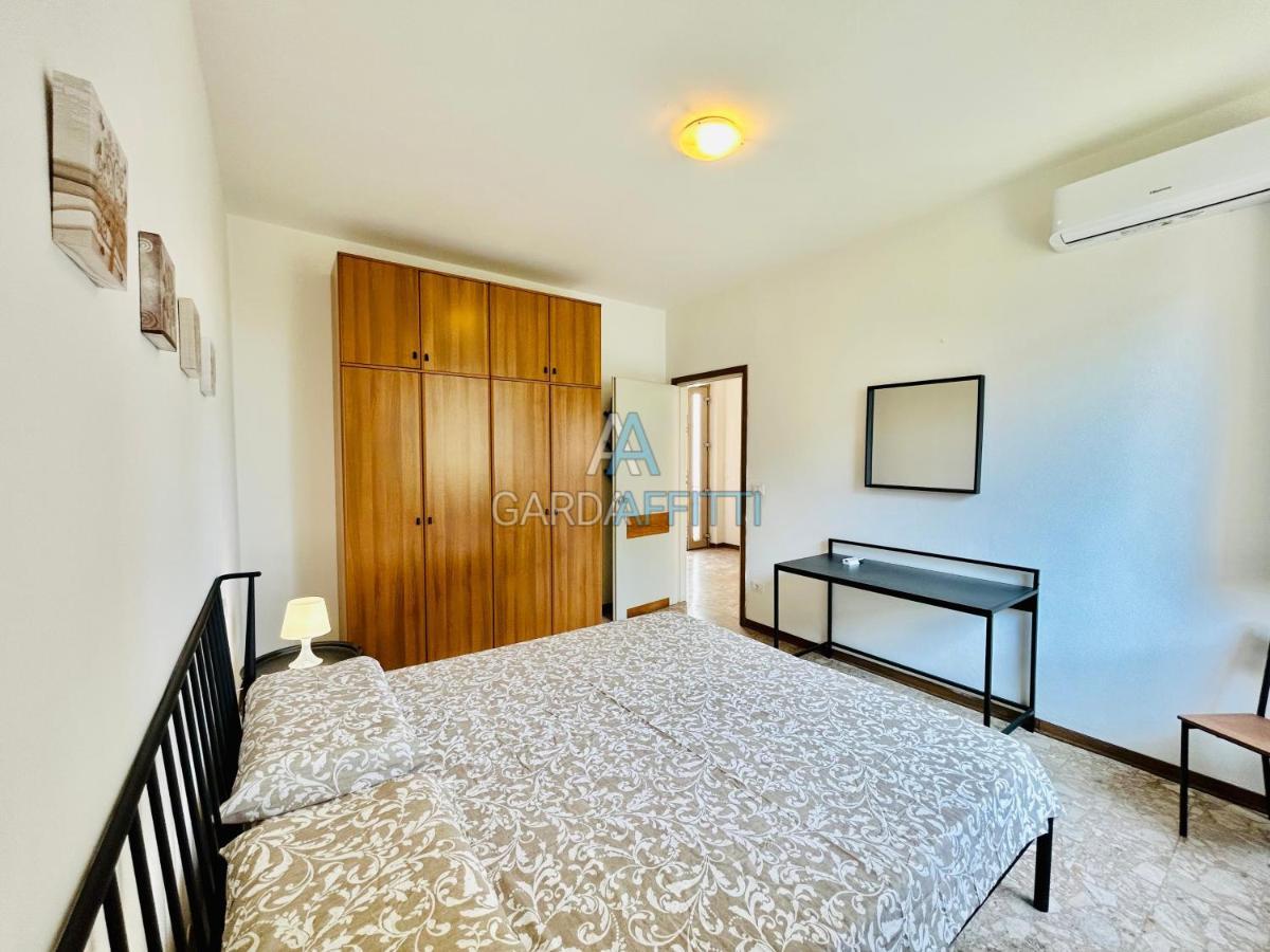 Ares Apartment - Vicino Al Lago Di Garda E Alla Stazione Treno 데센자노델가르다 외부 사진