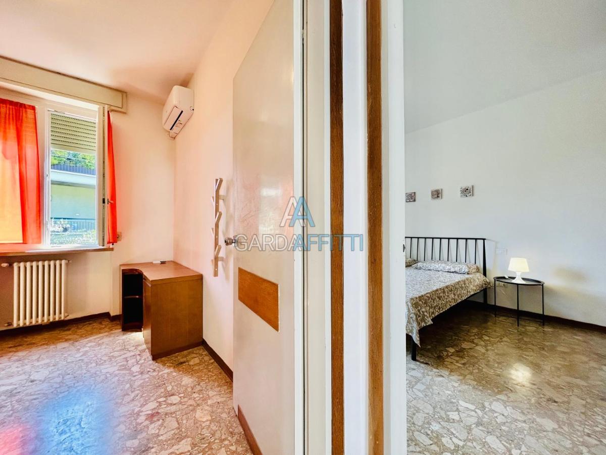 Ares Apartment - Vicino Al Lago Di Garda E Alla Stazione Treno 데센자노델가르다 외부 사진