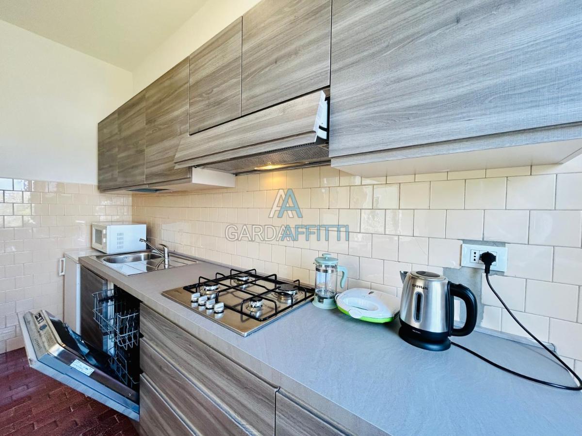 Ares Apartment - Vicino Al Lago Di Garda E Alla Stazione Treno 데센자노델가르다 외부 사진