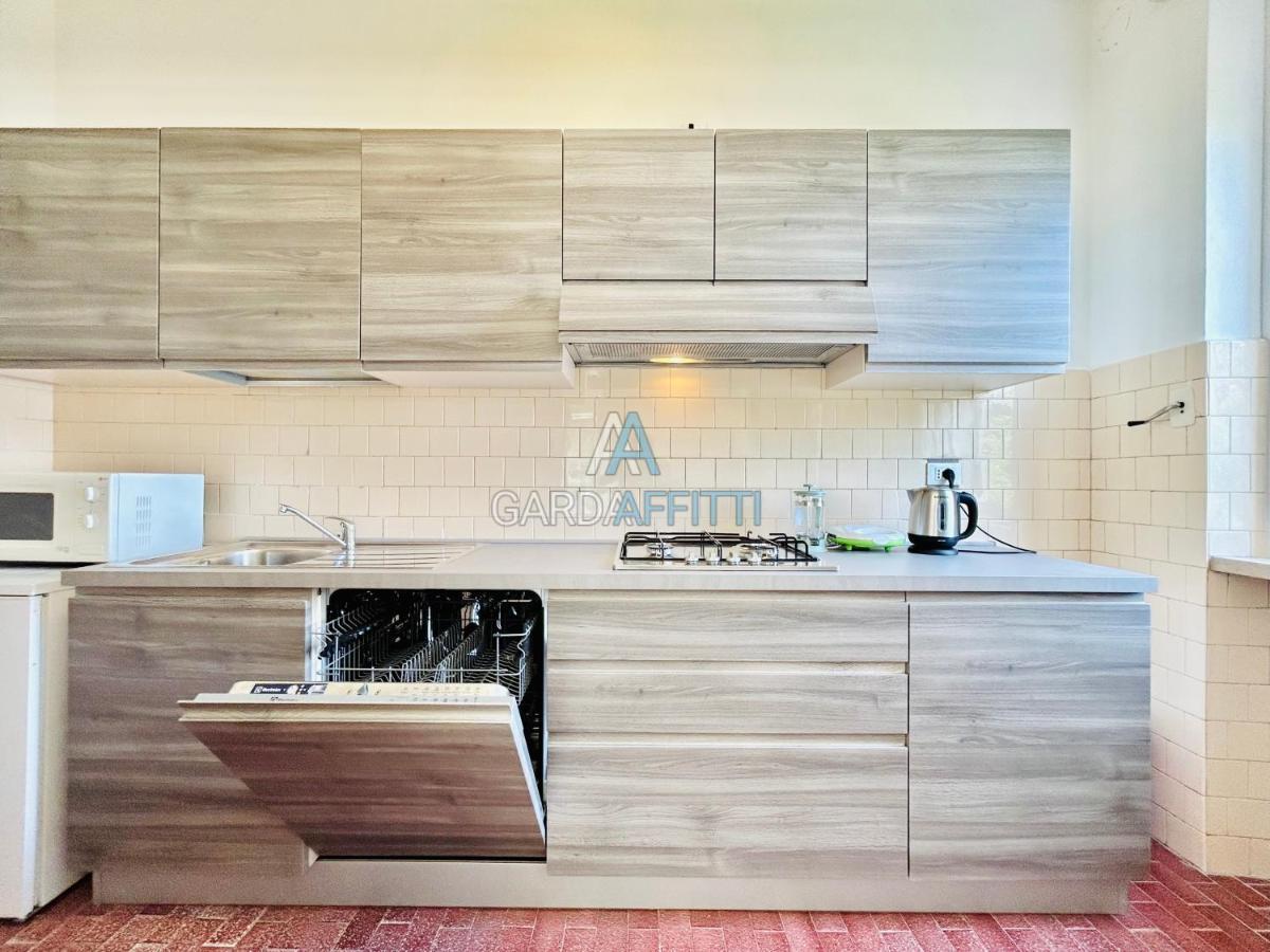 Ares Apartment - Vicino Al Lago Di Garda E Alla Stazione Treno 데센자노델가르다 외부 사진