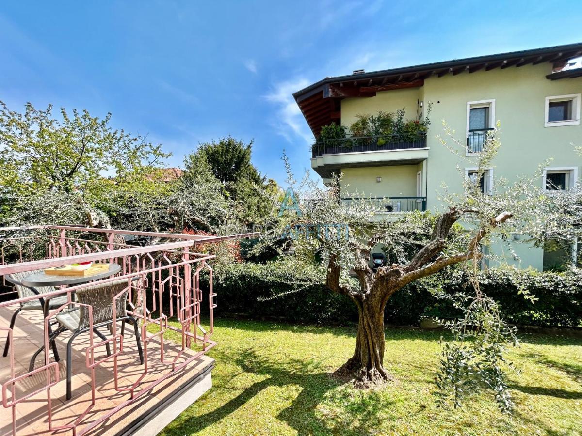 Ares Apartment - Vicino Al Lago Di Garda E Alla Stazione Treno 데센자노델가르다 외부 사진