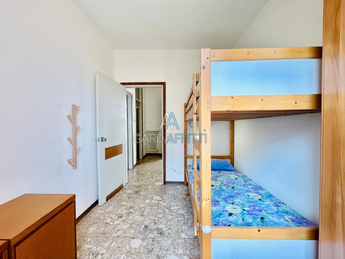Ares Apartment - Vicino Al Lago Di Garda E Alla Stazione Treno 데센자노델가르다 외부 사진