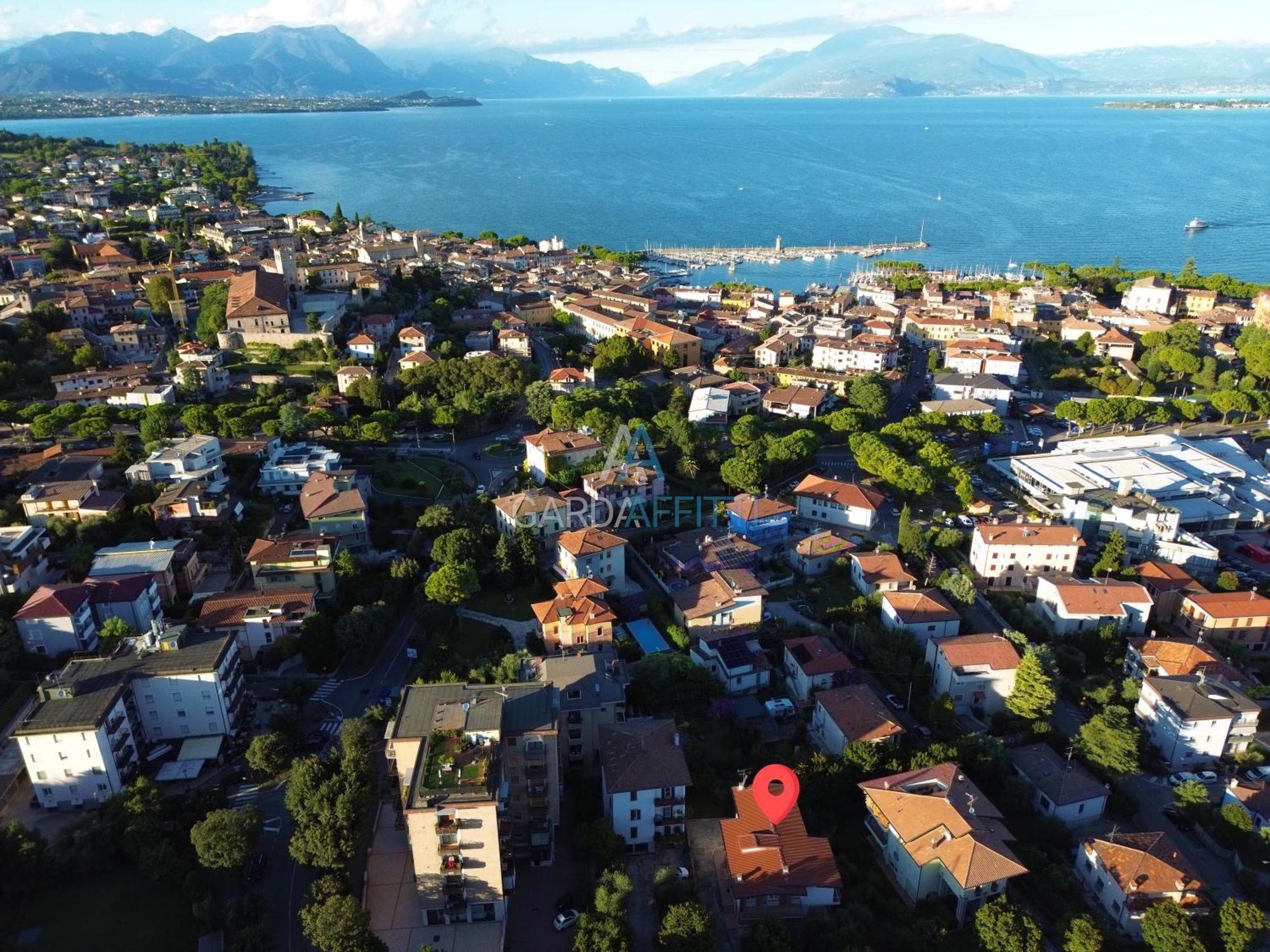 Ares Apartment - Vicino Al Lago Di Garda E Alla Stazione Treno 데센자노델가르다 외부 사진